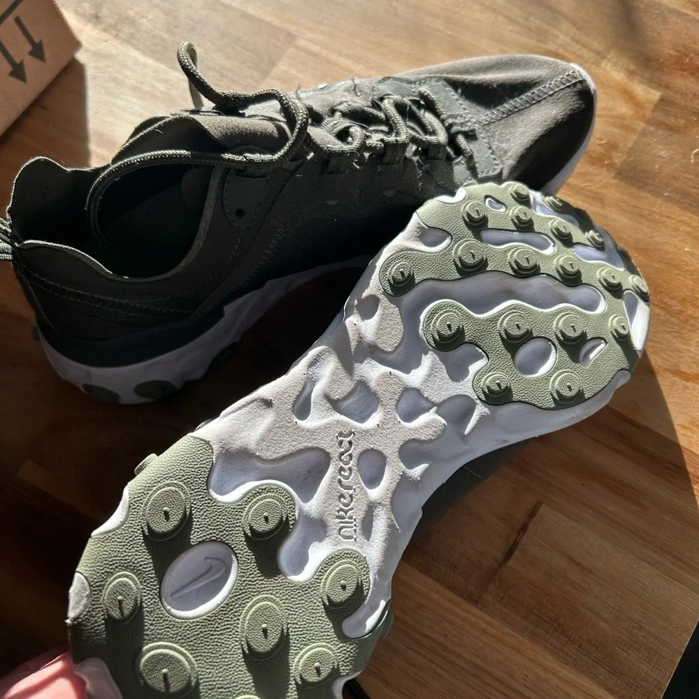 Nike React Element 55 Women's Sneakers Shoes Size - Picture 2 of 3